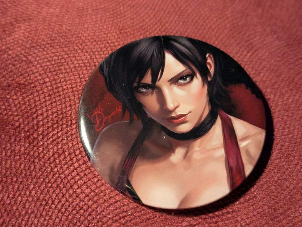 Ada Wong - Resident Evil - Metal Badge 58mm [Flaws]