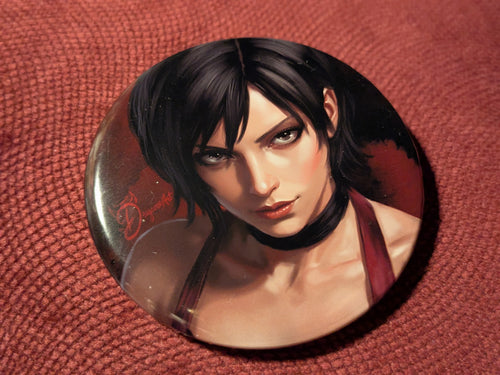 Ada Wong - Resident Evil - Metal Badge 58mm [Flaws]
